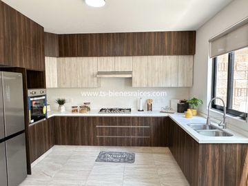 Altos del Marqués Casa Nueva en VENTA