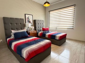 Altos del Marqués Casa Nueva en VENTA
