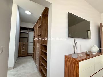 Altos del Marqués Casa Nueva en VENTA