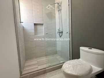 Altos del Marqués Casa Nueva en VENTA