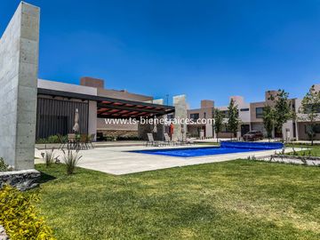 Altos del Marqués Casa Nueva en VENTA