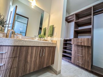 Casa Nueva en VENTA en Altos del Marques (Lomas del Marques)