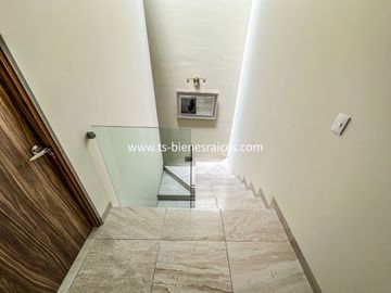 Casa Nueva en VENTA en Altos del Marques (Lomas del Marques)