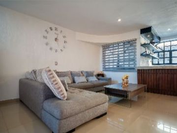 HERMOSA CASA EN VENTA EN LOMAS INDEPENDENCIA