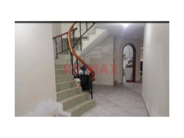 Hermosa Casa En Venta En El Golf-450M2-$830,000