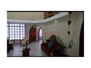 Hermosa Casa En Venta En El Golf-450M2-$830,000