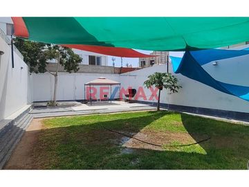 Hermosa Casa En Venta En El Golf-450M2-$830,000