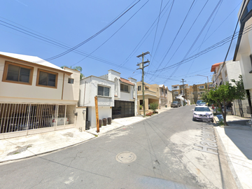 Casa en Hacienda de Lérida, Residencial La Hacienda, Monterrey, Nuevo León. ¡No créditos!