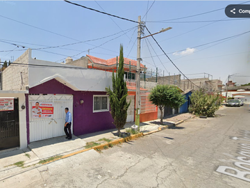 PRECIOSA CASA EN JARDINES DE MORELOS