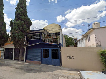 CASA AMPLIA EN RECUPERACION!!!!