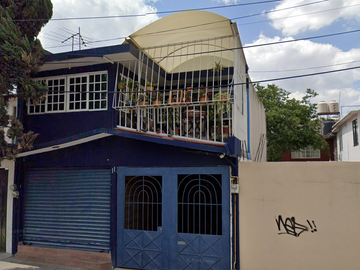CASA AMPLIA EN RECUPERACION!!!!