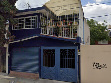 CASA AMPLIA EN RECUPERACION!!!!