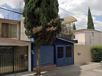 CASA AMPLIA EN RECUPERACION!!!!