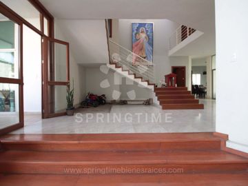 VISTA HERMOSA EN PRIVADA CON VIGILANCIA