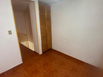 Coqueta Casa Sola, iluminada, c/vigilancia y excelente ubicación, en Coapa