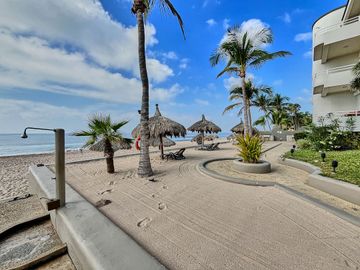 Departamento a pie de playa en Venta, Quintas del mar 2,