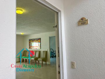Departamento en planta baja que conecta a las áreas comunes. Incluye cuatrimoto y remolque
