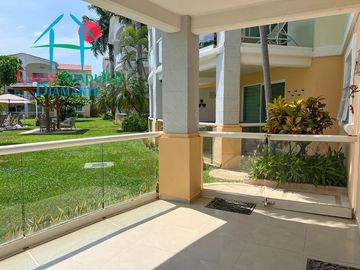 Departamento en planta baja que conecta a las áreas comunes. Incluye cuatrimoto y remolque