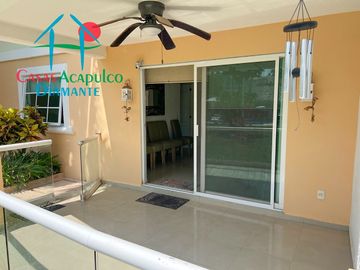 Departamento en planta baja que conecta a las áreas comunes. Incluye cuatrimoto y remolque
