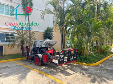 Departamento en planta baja que conecta a las áreas comunes. Incluye cuatrimoto y remolque