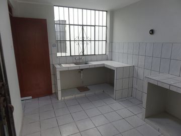 ¡Vendo Casa! en Av. Zaragoza - Urb. Pro 4to Sector Los Olivos