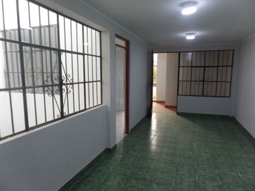 ¡Vendo Casa! en Av. Zaragoza - Urb. Pro 4to Sector Los Olivos