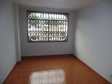 ¡Vendo Casa! en Av. Zaragoza - Urb. Pro 4to Sector Los Olivos