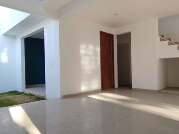 VENTA DE CASA DE 2 NIVELES EN LA COL. OTILIO MONTAÑO