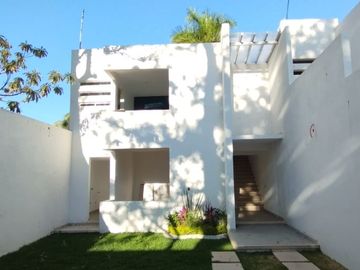 VENTA DE CASA DE 2 NIVELES EN LA COL. OTILIO MONTAÑO