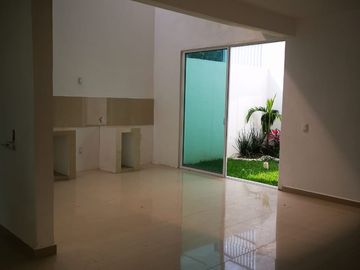 VENTA DE CASA DE 2 NIVELES EN LA COL. OTILIO MONTAÑO