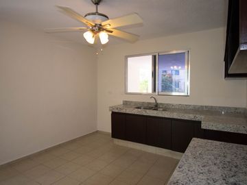 RESIDENCIA EN VENTA EN PRIVADA XCUMPICH
