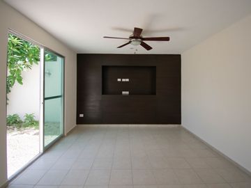 RESIDENCIA EN VENTA EN PRIVADA XCUMPICH