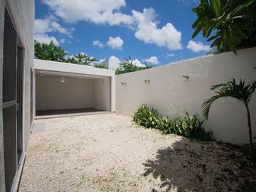 RESIDENCIA EN VENTA EN PRIVADA XCUMPICH