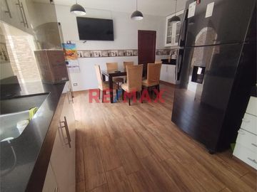 Casa En Venta De Ocasión Por Mudanza - Sta Catalina, La Victoria.