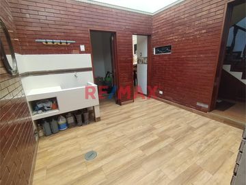 Casa En Venta De Ocasión Por Mudanza - Sta Catalina, La Victoria.