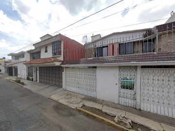 CASA EN RECUPERACION EN TOLUCA!!!!