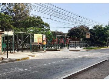 Amplio Duplex En Ate A Un Paso De Parque Ceres Y Cerca A Real Plaza Puruchuco