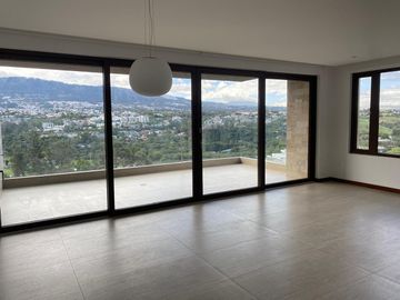 VENDO HERMOSO DEPARTAMENTO EDIFICIO EXCLUSIVO CON VISTA EN CONJUNTO PRIVADO CUMBAYA