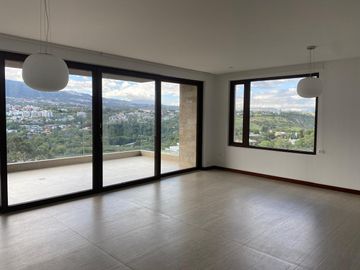 VENDO HERMOSO DEPARTAMENTO EDIFICIO EXCLUSIVO CON VISTA EN CONJUNTO PRIVADO CUMBAYA
