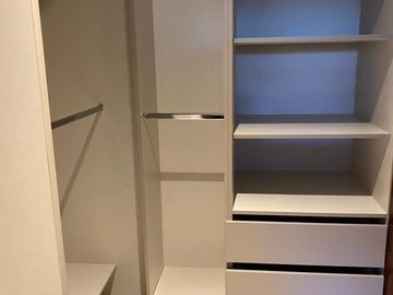 VENDO HERMOSO DEPARTAMENTO EDIFICIO EXCLUSIVO CON VISTA EN CONJUNTO PRIVADO CUMBAYA