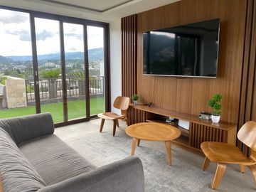 VENDO HERMOSO DEPARTAMENTO EDIFICIO EXCLUSIVO CON VISTA EN CONJUNTO PRIVADO CUMBAYA