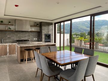 VENDO HERMOSO DEPARTAMENTO EDIFICIO EXCLUSIVO CON VISTA EN CONJUNTO PRIVADO CUMBAYA