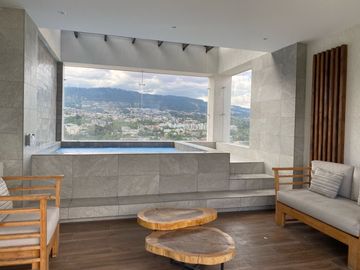 VENDO HERMOSO DEPARTAMENTO EDIFICIO EXCLUSIVO CON VISTA EN CONJUNTO PRIVADO CUMBAYA