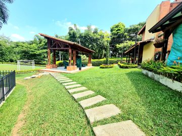 SE VENDE CASA DE 3 NIVELES EN PACE, SUR DE CALI -  CONJUNTO CERRADO