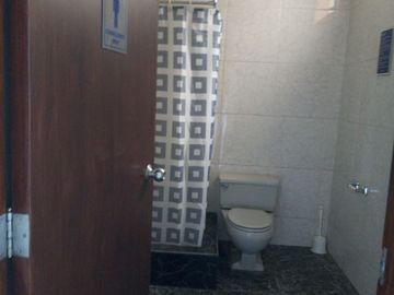 CASA EN MIRAFLORES, CALLE TACNA, ESPECTACULAR ZONA  DE PARQUES PARA PROYECTO IINMOBILIARIO