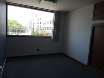 CASA EN MIRAFLORES, CALLE TACNA, ESPECTACULAR ZONA  DE PARQUES PARA PROYECTO IINMOBILIARIO