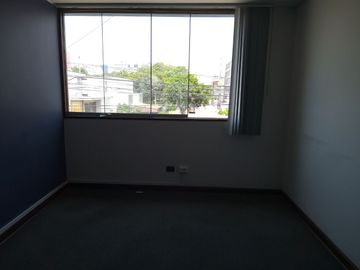 CASA EN MIRAFLORES, CALLE TACNA, ESPECTACULAR ZONA  DE PARQUES PARA PROYECTO IINMOBILIARIO