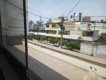 CASA EN MIRAFLORES, CALLE TACNA, ESPECTACULAR ZONA  DE PARQUES PARA PROYECTO IINMOBILIARIO