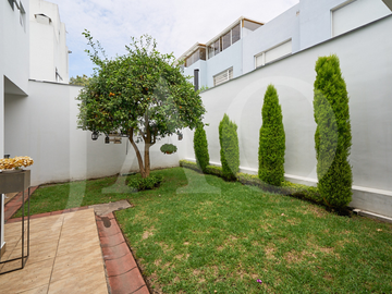 Venta Casa de 4 habitaciones cerca al Ventura Mall Tumbaco