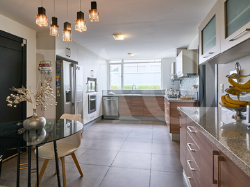 Venta Casa de 4 habitaciones cerca al Ventura Mall Tumbaco